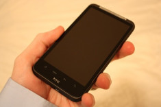 Vand telefon HTC INSPIRE defect foto