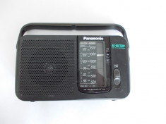 RADIO PANASONIC MODEL RF- 544 , Matsushita Electric FUNCTIONEAZA .BENZILE MW-FM foto