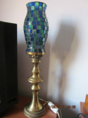 Veioza,lampa veche stil &amp;quot;Tiffany&amp;quot;din alama cu abajur din sticla foto