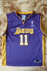 Maieu baschet NBA Lakers MALONE 11 de la Reebok; marime L adolescenti (un S normal): 53 cm bust, 52.5 cm lungime; impecabil, ca nou foto