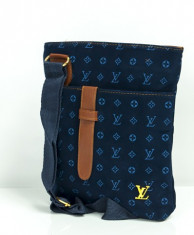 Geanta / Borseta Unisex de umar Louis Vuitton + Cadou Surpriza foto