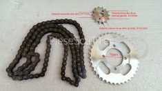 Kit / Set Pinioane / Pinion Mic + Pinion Mare + Lant Transmisie Moped foto