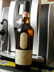 LAGAVULIN SINGLE MALT WHISKY 16 YO, 700 ml foto