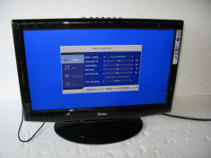 tv LCD 19 INCH marca TOKAI , cu dvd / usb / card reader / hdmi , FUNCTIONAL foto