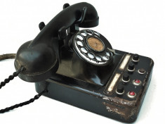 AuX: TELEFON cu disc vechi din anul 1972, are lista cu principalele numere importante, marca UEM RS-71468, poate fi reconditionat, stare buna, 2.7 KG! foto