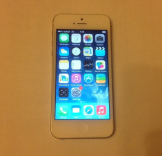 iPhone 5 16GB GOLD SILVER SAU NEGRU neverlocked, estetic 10/10, functional 10/10 , ofer garantie 12 luni foto