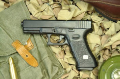 Pistol GLOCK 17 aer comprimat, 100% LEGAL, REALISTIC,airsoft,pusca+ BONUS = PROMOTIE !!! foto