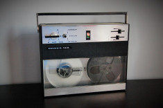MAGNETOFON GRUNDIG PORTABIL VINTAGE (raritate, fara tuner radio sau cd player ) foto