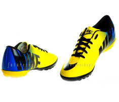 Adidasi Fotbal NIKE Mercurial Victory foto