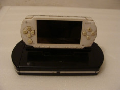 Consola Sony psp neverificata , pt piese sau reparat, cu incarcator de masa, se vinde cum se vede (c40 foto