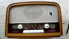 radio vechi si mic de colectie pe lampi anii 60 functional carmen 3 vintage foto