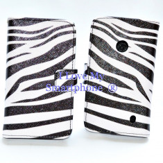 Husa Toc Flip Cover Portofel NOKIA LUMIA 520 --PREMIUM -- Model Alb cu Negru ZEBRA animal print -- prindere magnetica foto