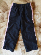 Pantaloni Nike grosuti, cu captuseala separata; marime 4T (4 ani), vezi dim. foto