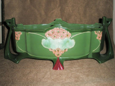 Jardiniera ART NOUVEAU Jungendstil - majolica / decor floral - incepu de secol XX cca. 1900 - dimensiuni mari 40 cm lungime / 15 inaltime foto