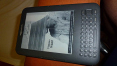 Vand ebook reader AMAZON KINDLE 3 Keyboard functionare perfecta ecran spart e-book foto