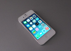 iPHONE 4S 32GB ALB NEVERLOCKED - IMPECABIL foto