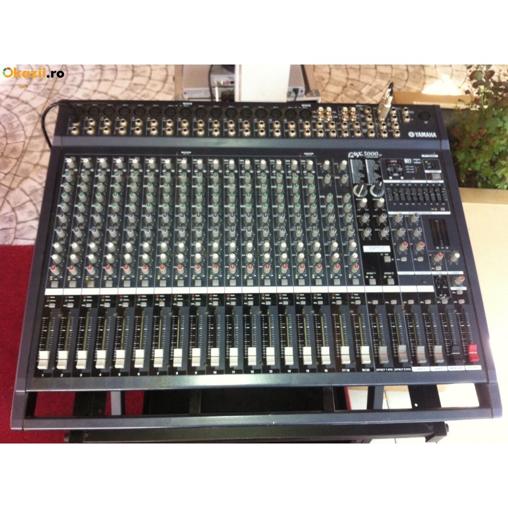 MIXER YAMAHA EMX 5000 POWERED 500W+500W Okazii.ro