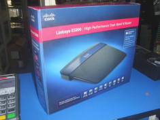 Router Linksys Wireless E3200, High Performance Dual-Band N Router foto