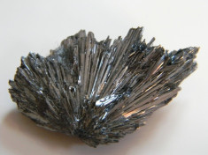 Specimen minerale - STIBINA SI JEMSONIT foto