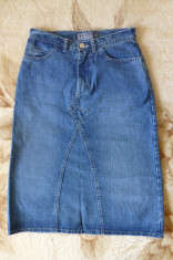 Fusta blugi Zabaione Jeans; marime S: 70 cm talie, 67 cm lungime; impecabila foto
