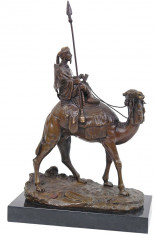 Arab pe dromader-statueta din bronz pe un soclu din marmura BT439 foto