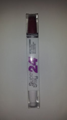 RUJ MAYBELLINE SUPERSTAY 24 H-197Boundless Berry foto