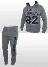 Trening - Nike - East Brooklyn Edition - Gri - Din Bumbac - Pantaloni Conici - Masuri S M L XL B172 foto