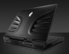 Laptop Alienware M17-R1 foto