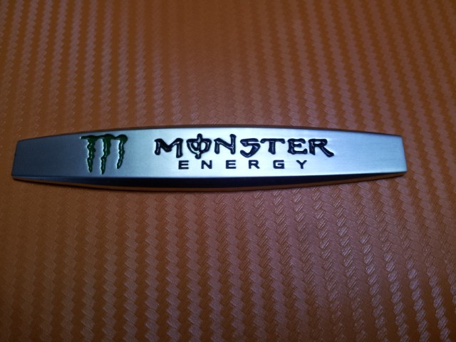 Emblema Monster metalica