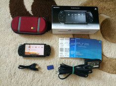 PSP 2004 SLIM MODAT PERMANENT La Cutie+card 2gb+husa+cablu date+incarcator sony STARE BUNA ! foto