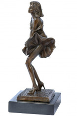 MARLYN MONROE - STATUETA DIN BRONZ PE SOCLU DIN MARMURA foto