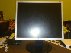 Monitor LG 17inci 43cm foto