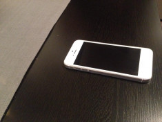 iPhone5, 32GB ALB, contine sim GEVEY foto