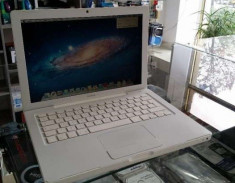 Apple MacBook 13 foto