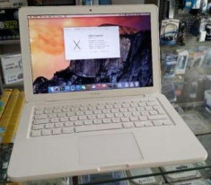 Apple MacBook Unibody 13,3 Led White foto