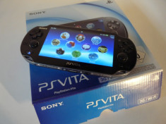 Sony Playstation Vita Wi-Fi 3G + card 16GB + Starter Kit + Mortal Kombat + NFS Most wanted + Megamix foto