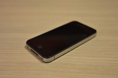 Apple Iphone 4 ,DEFECT, Stricat, Pentru piese. foto