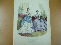 Moda costum rochie evantai gravura color La mode illustree Paris 1868 foto