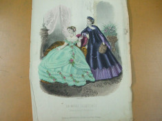 Moda costum rochie palarie oglinda evantai gravura color La mode illustree Paris 1867 foto