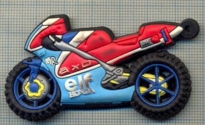 ATAM2001 702- TEMATICA MOTOCICLISM - PLACHETA PLASTIC + MAGNET, PENTRU FIXARE DECORATIVA, PE FRIGIDER(PE ORICE SUPORT METALIC) -starea care se vede foto