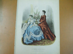 Moda costum rochie evantai gravura color La mode illustree Paris 1867 foto