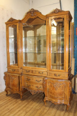 REDUCERE 20%.---Superba vitrina Rococo, lemn de par.. 1880-1900. foto