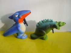 2 FIGURINE DE DINOZAURI PISTOALE CU APA DE LA MC. D.DIN 1997 foto