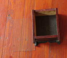 Veche cutie - caseta de perete din lemn cu sticla pentru ceas - Banat - lucrata manual !!! foto
