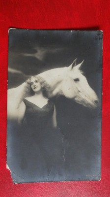 Carte postala - Domnisoara foto