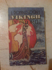 k1 F. Donald Logan - Vikingii in istorie foto