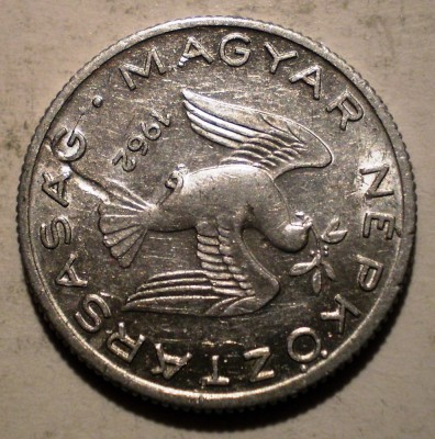 D.004 UNGARIA 10 FILLER 1962 EROARE BATERE foto