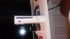 Vand XBox 360 , 64 GB HDD , 2 manete ( Modat) foto