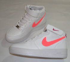 ADIDASI GHEATA DAMA &amp;#039;&amp;#039; NIKE AIR FORCE 1 &amp;#039;&amp;#039; Model NOU foto