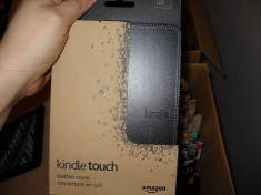 Husa Kindle Touch - NOUA - Piele Naturala - Originala Amazon - cu mic defect foto